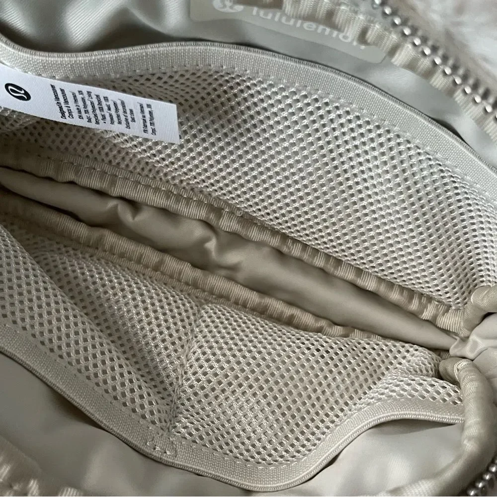 LULULEMON‎ Woman's Bag  Everywhere Belt Bag Plush Fleece
